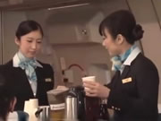 日本空姐飛機公開熱情服務